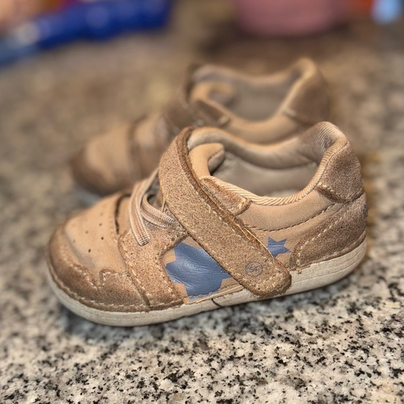 Stride Rite - Picture 2 of 5